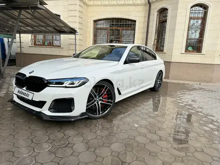 BMW 540 2019 года за 29 500 000 тг. в Алматы – фото 6