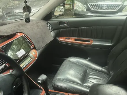 Toyota Camry 2003 года за 5 850 000 тг. в Алматы – фото 18