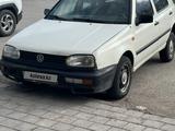 Volkswagen Golf 1993 года за 650 000 тг. в Караганда