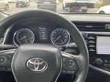 Toyota Camry 2020 года за 12 800 000 тг. в Актобе – фото 3