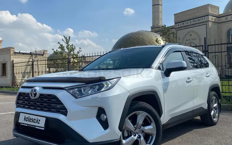 Toyota RAV4 2021 годаfor14 400 000 тг. в Караганда