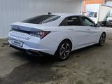 Hyundai Elantra 2021 года за 7 071 000 тг. в Актобе – фото 4