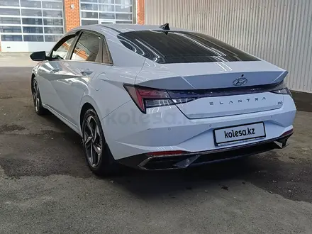 Hyundai Elantra 2021 года за 7 071 000 тг. в Актобе – фото 6