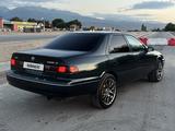 Toyota Camry 1998 годаүшін2 600 000 тг. в Алматы – фото 3