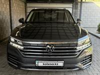 Volkswagen Touareg 2022 года за 30 500 000 тг. в Алматы
