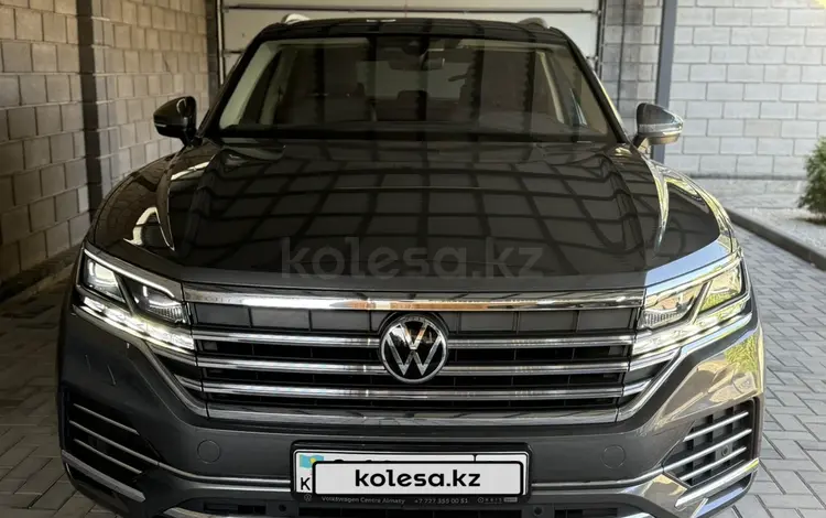 Volkswagen Touareg 2022 года за 30 500 000 тг. в Алматы