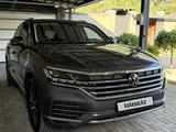 Volkswagen Touareg 2022 года за 32 500 000 тг. в Алматы – фото 2