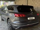 Volkswagen Touareg 2022 года за 32 500 000 тг. в Алматы – фото 5