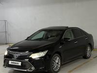 Toyota Camry 2015 года за 8 800 000 тг. в Астана