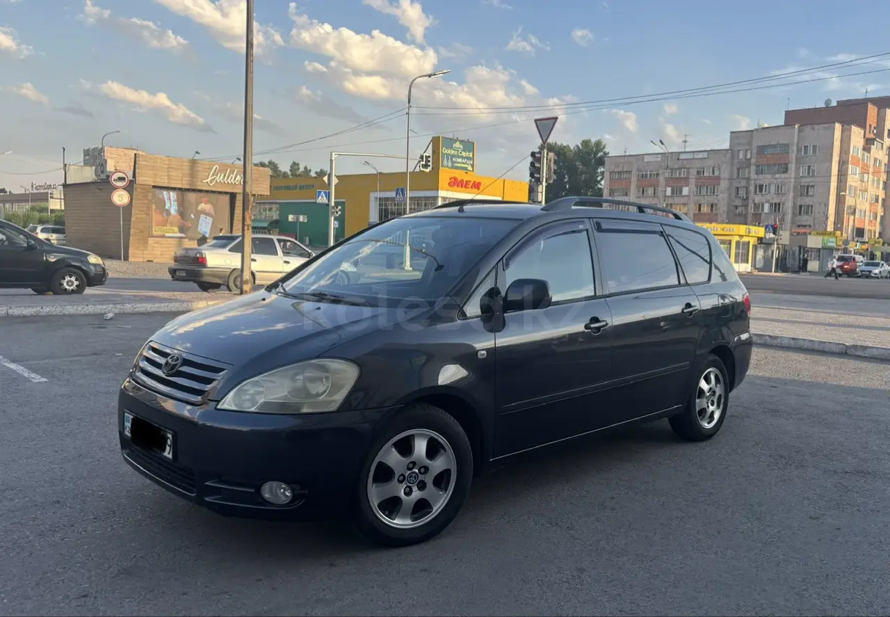 Toyota Avensis Verso, 2003
