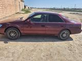 Toyota Camry 1998 годаүшін2 300 000 тг. в Жанаозен – фото 2