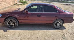 Toyota Camry 1998 года за 2 300 000 тг. в Жанаозен – фото 2