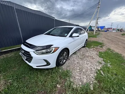 Hyundai Elantra 2017 года за 6 200 000 тг. в Уральск – фото 4