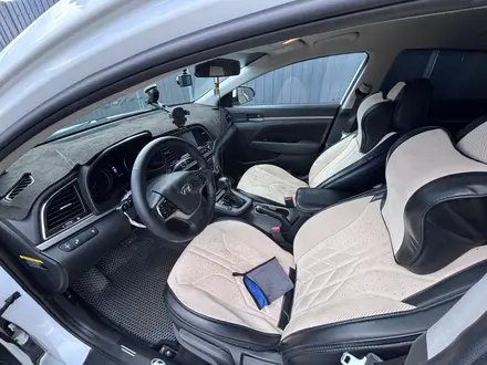 Hyundai Elantra 2017 года за 6 200 000 тг. в Уральск – фото 6
