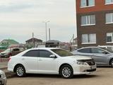Toyota Camry 2014 года за 9 000 000 тг. в Уральск – фото 3