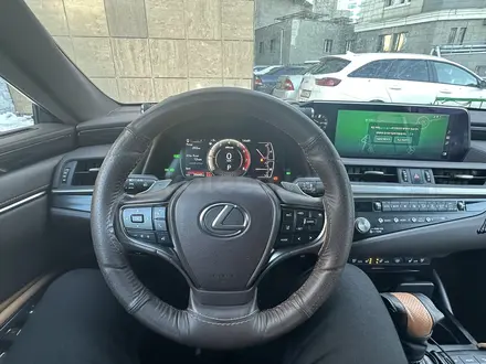 Lexus ES 300h 2021 года за 30 000 000 тг. в Астана – фото 5