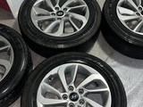 Шины и диски r17 за 200 000 тг. в Актау