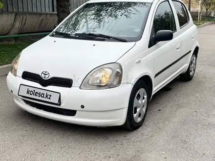 Toyota Yaris 2000 года за 3 500 000 тг. в Алматы