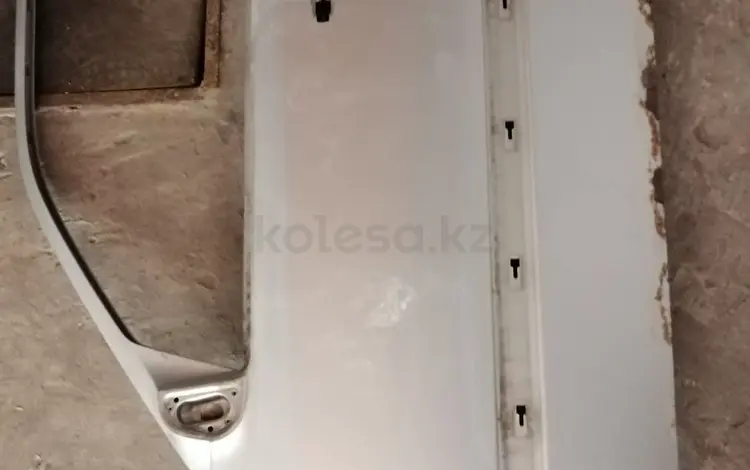 Дверь водительская W202 Mercedes-Benz C-klass за 10 000 тг. в Алматы