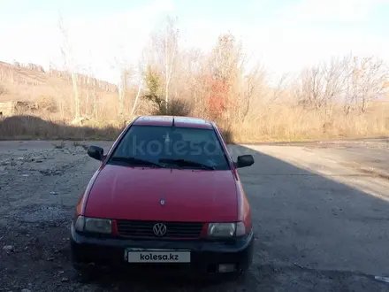 Volkswagen Polo 1996 года за 1 090 000 тг. в Алтай – фото 4