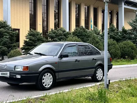 Volkswagen Passat 1991 года за 1 550 000 тг. в Тараз – фото 2