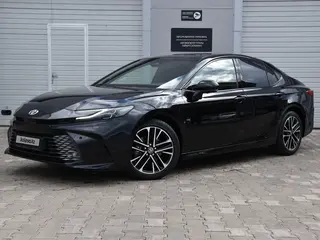 Toyota Camry Luxe eCVT