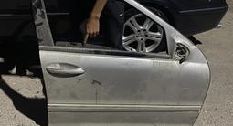 Дверь правое Мерседес 203 Mercedes w203 оригинал привазной за 30 000 тг. в Алматы