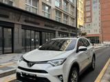 Toyota RAV4 2018 года за 13 800 000 тг. в Жетысай