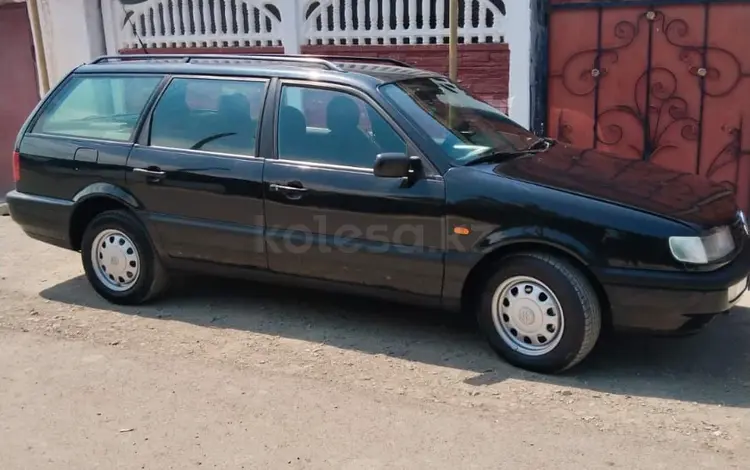 Volkswagen Passat 1993 годаүшін2 300 000 тг. в Тараз