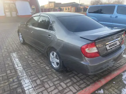 Toyota Camry 2003 года за 5 300 000 тг. в Актобе – фото 14