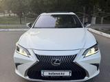 Lexus ES 250 2021 годаүшін21 000 000 тг. в Уральск – фото 2
