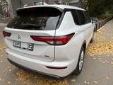 Mitsubishi Outlander 2022 годаүшін15 000 000 тг. в Астана – фото 3