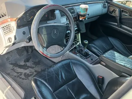 Mercedes-Benz E 230 1995 года за 2 200 000 тг. в Астана – фото 5