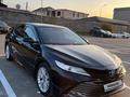 Toyota Camry 2019 года за 13 800 000 тг. в Алматы – фото 2