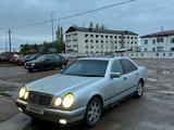 Mercedes-Benz E 320 1998 годаfor3 400 000 тг. в Мерке – фото 4