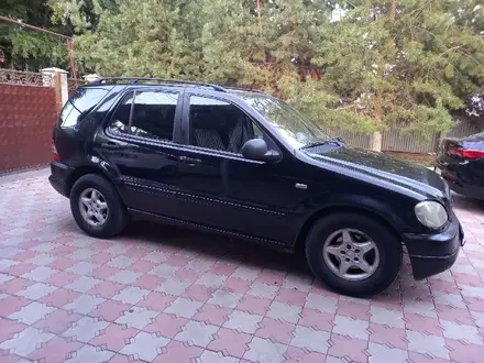 Mercedes-Benz ML 320 1998 года за 2 500 000 тг. в Алматы – фото 4