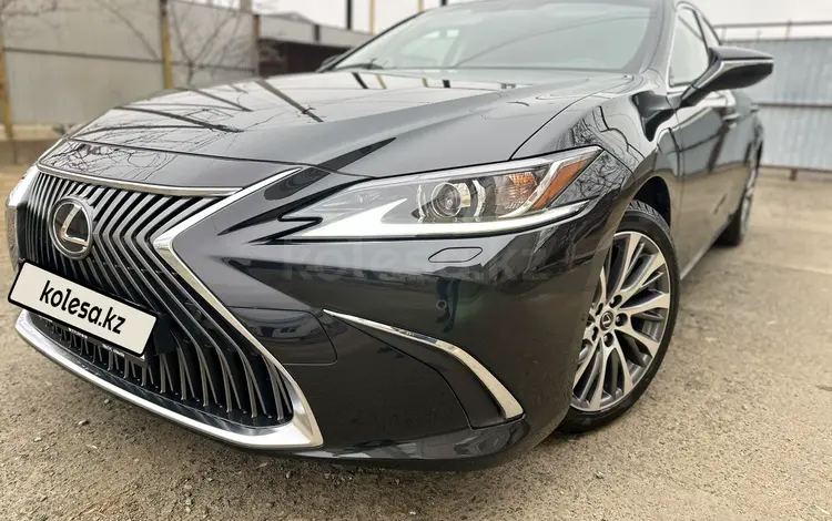 Lexus ES 250 2020 года за 20 000 000 тг. в Атырау