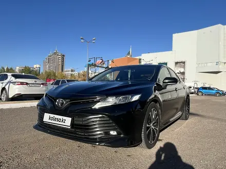 Toyota Camry 2018 года за 13 500 000 тг. в Астана – фото 4