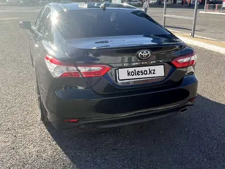 Toyota Camry 2018 года за 13 500 000 тг. в Астана – фото 8