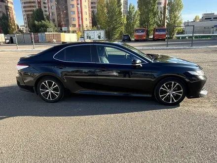 Toyota Camry 2018 года за 13 500 000 тг. в Астана – фото 9