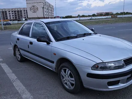 Mitsubishi Carisma 2000 года за 2 200 000 тг. в Актобе – фото 3