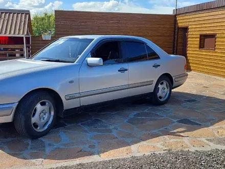 Mercedes-Benz E 230 1996 года за 2 700 000 тг. в Караганда – фото 5