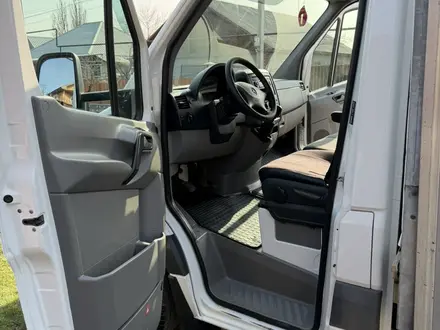 Mercedes-Benz Sprinter 2009 года за 13 700 000 тг. в Алматы – фото 20
