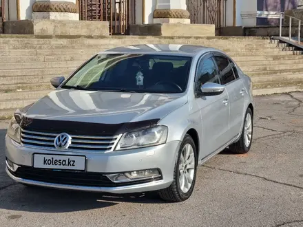 Volkswagen Passat 2014 года за 5 500 000 тг. в Шымкент