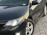 Toyota Camry 2014 года за 8 400 000 тг. в Шымкент – фото 2