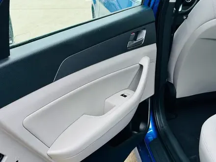Hyundai Sonata 2018 года за 6 500 000 тг. в Уральск – фото 7