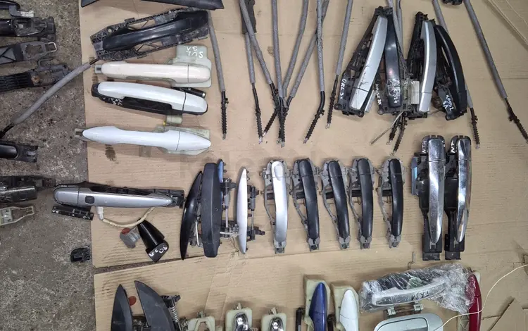 Ручка задняя левая наружняя наружная в сборе с механизмом хват за 10 000 тг. в Астана