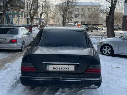 Mercedes-Benz E 320 1993 года за 2 450 000 тг. в Павлодар – фото 13