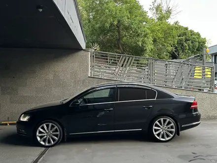 Volkswagen Passat 2012 года за 7 300 000 тг. в Алматы – фото 2