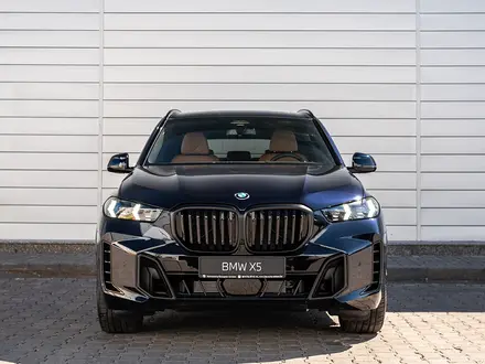 BMW X5 XDrive 40i 2026 года за 64 275 605 тг. в Астана – фото 2